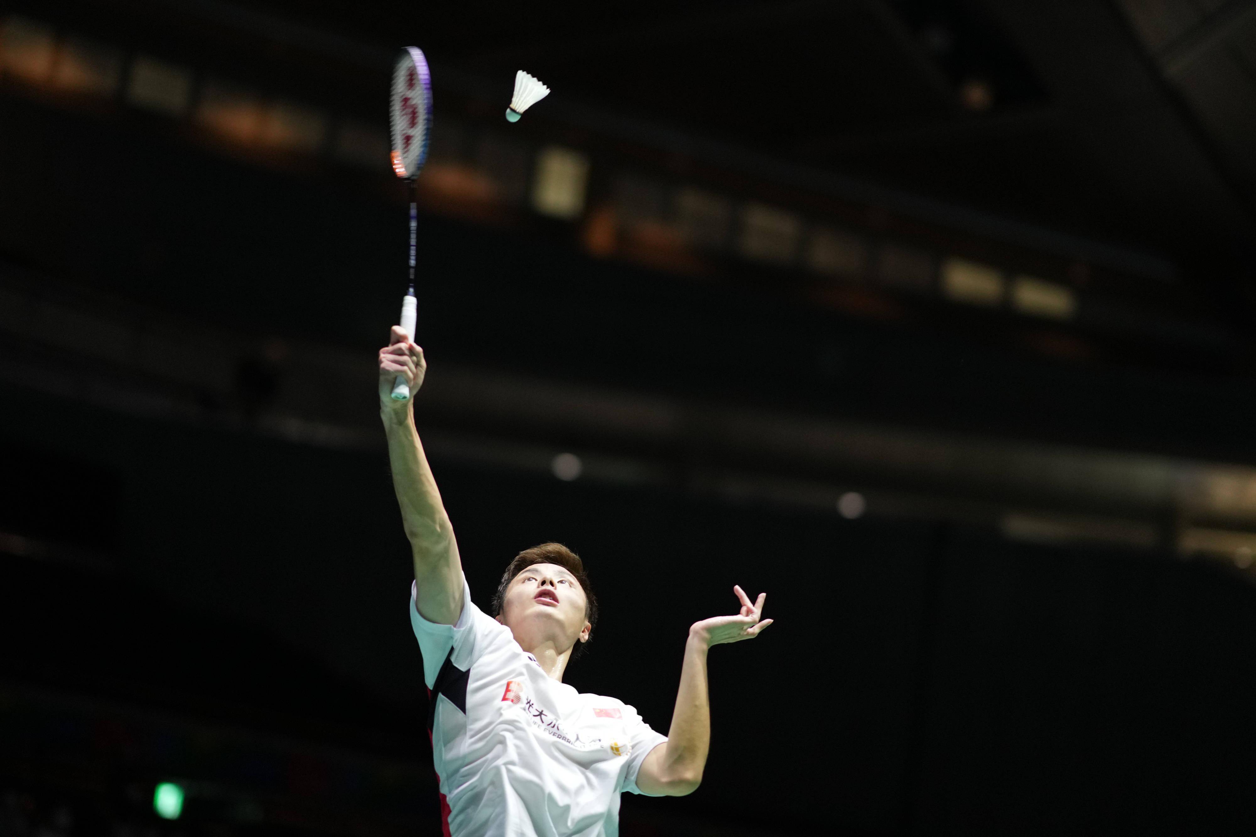 球场上的比 球场上的比